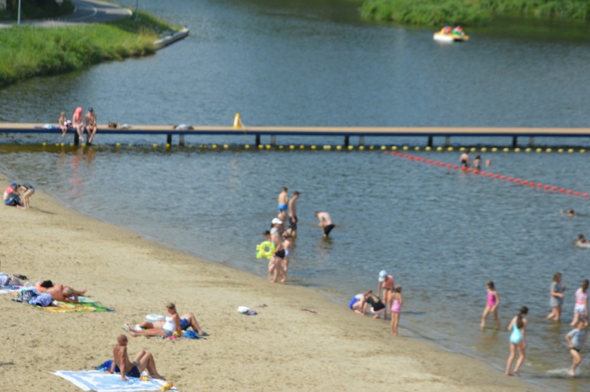 Pijani plażowicze opiekowali się dzieckiem...