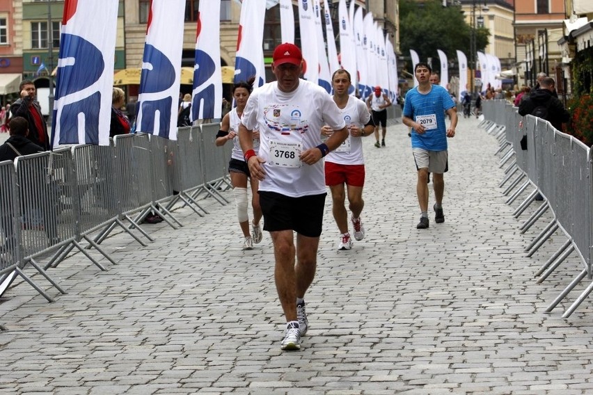 Maraton Wrocław - ZDJĘCIA - zawodnicy z numerami 2001 - 2200