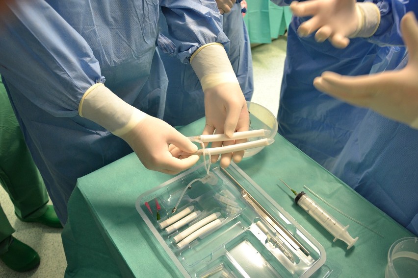 Puławy: Lekarze wszczepili pacjentowi protezę członka