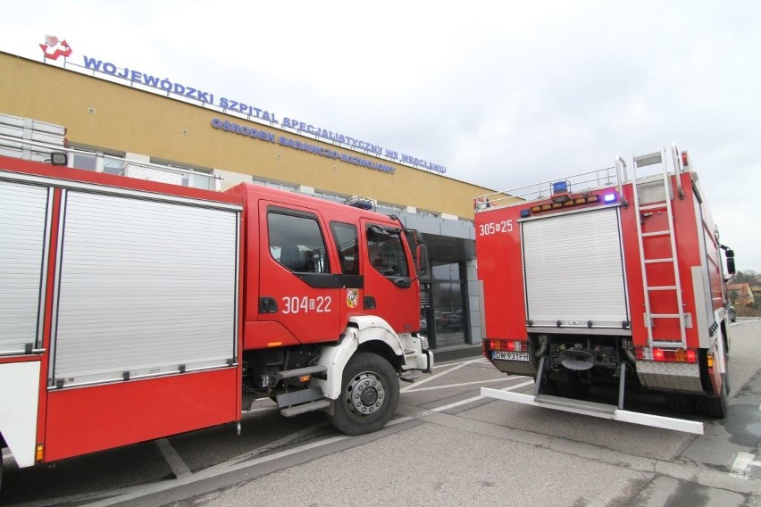 Alarm w szpitalu przy Kamieńskiego spowodowany awarią windy