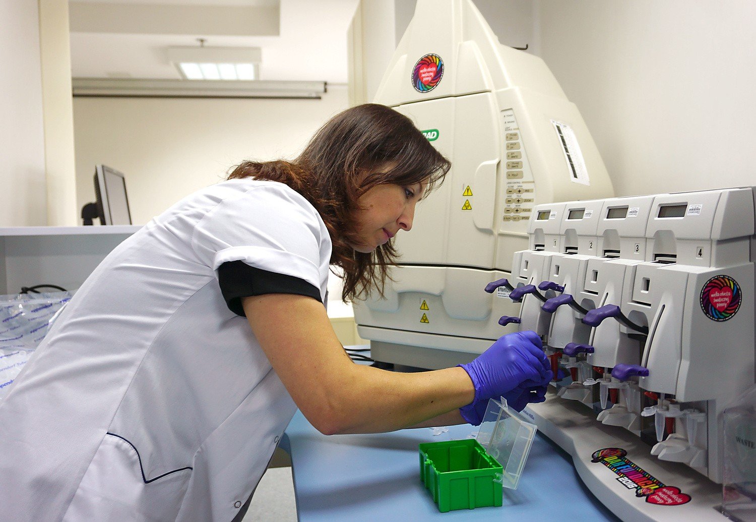 W Łodzi jest jedyne w Polsce laboratorium badań molekularnych dla dzieci z  nowotworem | Dziennik Łódzki
