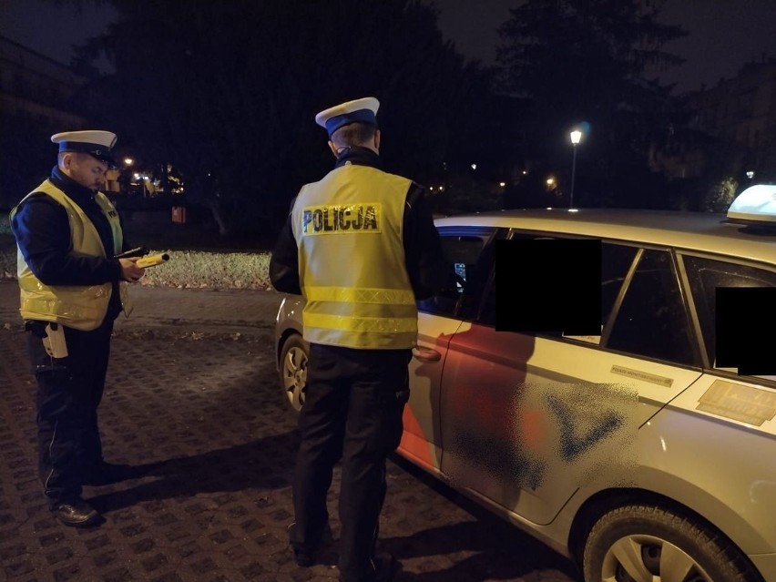W Rzeszowie policjanci kontrolowali pojazdy i kierowców świadczących usługi przewozowe "na aplikację". Ujawniono ponad 50 wykroczeń
