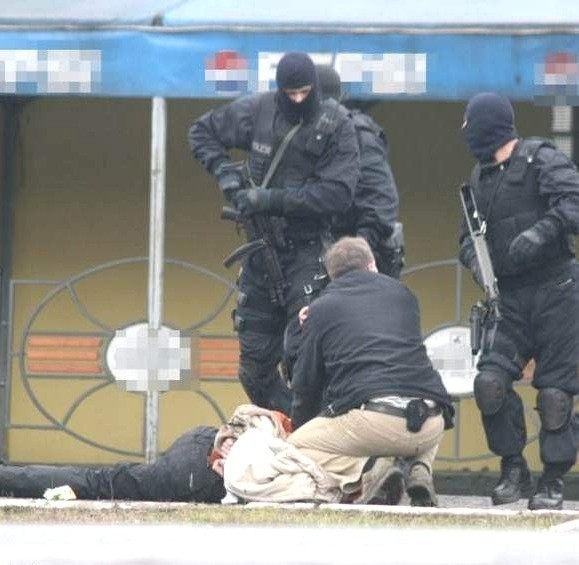 Jednego z bandytów policja złapała zaraz po napadzie na bank przy ul. "Grota" Roweckiego. Pozostali wpadli dwa dni później.fot. Policja/Archiwum