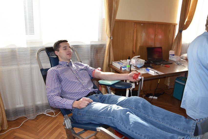 Wyjątkowa akcja krwiodawstwa w Zakrzowie. Była pomoc potrzebującym i świętowanie [ZDJĘCIA]