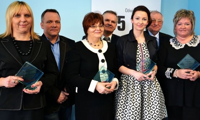 Laureaci plebiscytu "Lubuszanin Roku 2012"Od lewej:  Anna i Leszek Markowscy, którzy reprezentowali Dorotę i Jacka Łapińskich, Grażyna Matuszak, Zdzisław Czyrka, Anna Bubnowska, Augustyn Wiernicki, Katarzyna Jarocińska-Kawka