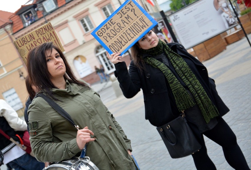 Lublin: Pikieta w obronie praw lokatorów (ZDJĘCIA)