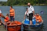 Nad Zalewem w Wolbromiu policjanci uczyli dzieci bezpieczeństwa 