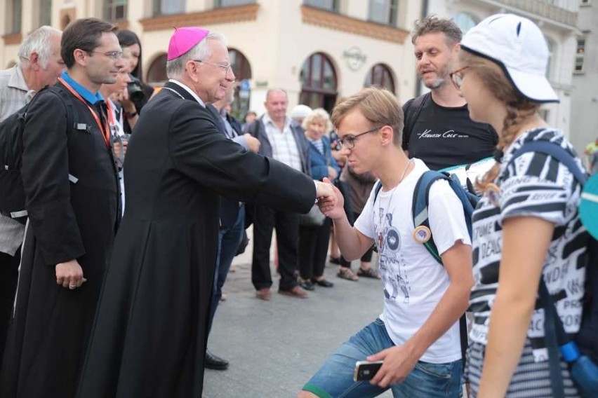 Kraków. Pielgrzymi tłumnie ruszyli na Janą Górę [ZDJĘCIA]