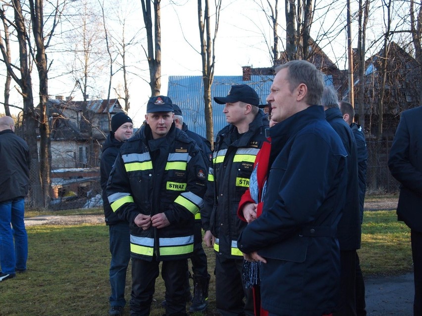 Zakopane: premier Tusk oglądał straty po halnym