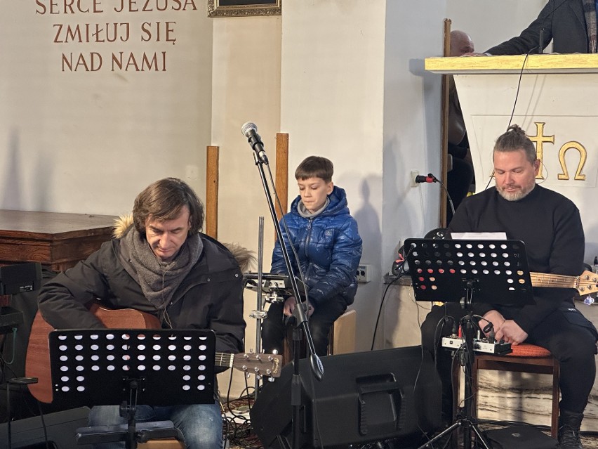 Wielkopostny koncert z cyklu „Cztery Pory Roku” w kościele w Jasieńcu Iłżeckim. Zaśpiewał zespół Gaudeamus