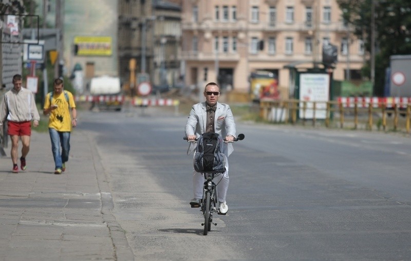 Komendant Grzybowski na... rowerku [FILM, zdjęcia]