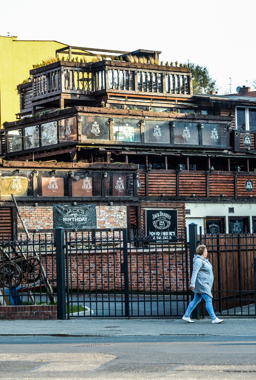 Widok z placu Kościeleckich. Powiatowy inspektor nadzoru...