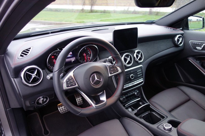 Mercedes GLA 220 4Matic...