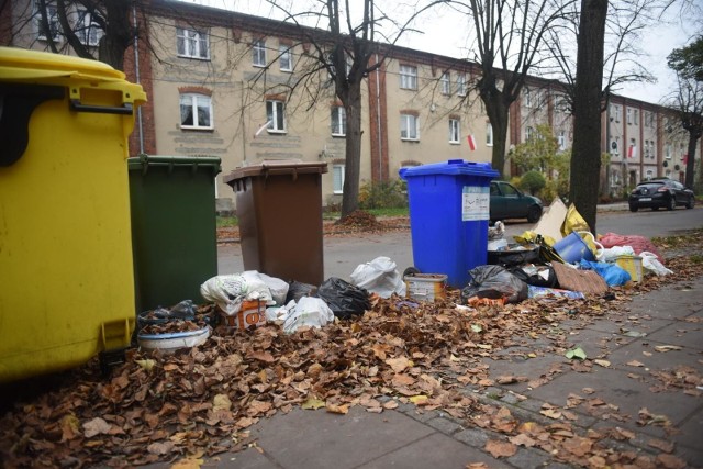 W Białogardzie za gospodarowanie odpadami trzeba teraz będzie płacić 11 złotych miesięcznie za każdy zużyty metr wody. To system, który działa w wielu samorządach w kraju, a który wprowadzają po woli także inne.