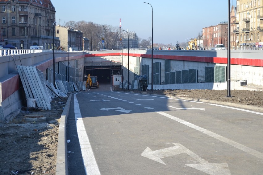 Budowa DTŚ w Gliwicach: trasa jest gotowa. W styczniu 2016 rozpoczną się odbiory [ZDJĘCIA]