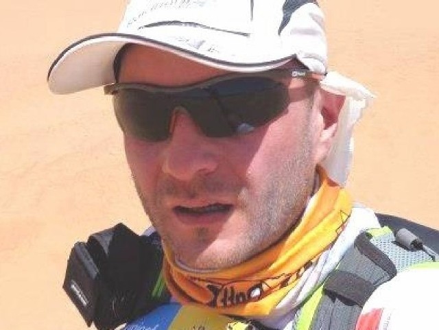 Pochodzący ze Stalowej Woli Andrzej Gondek ukończył ultramaraton Sahara Race.