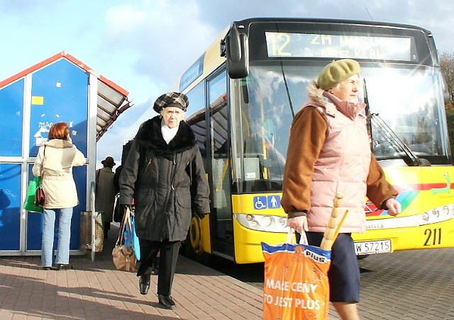 Dla tych, którzy chcą się wybrać na cmentarze autobusami, włocławskie MPK uruchomi linie specjalne.