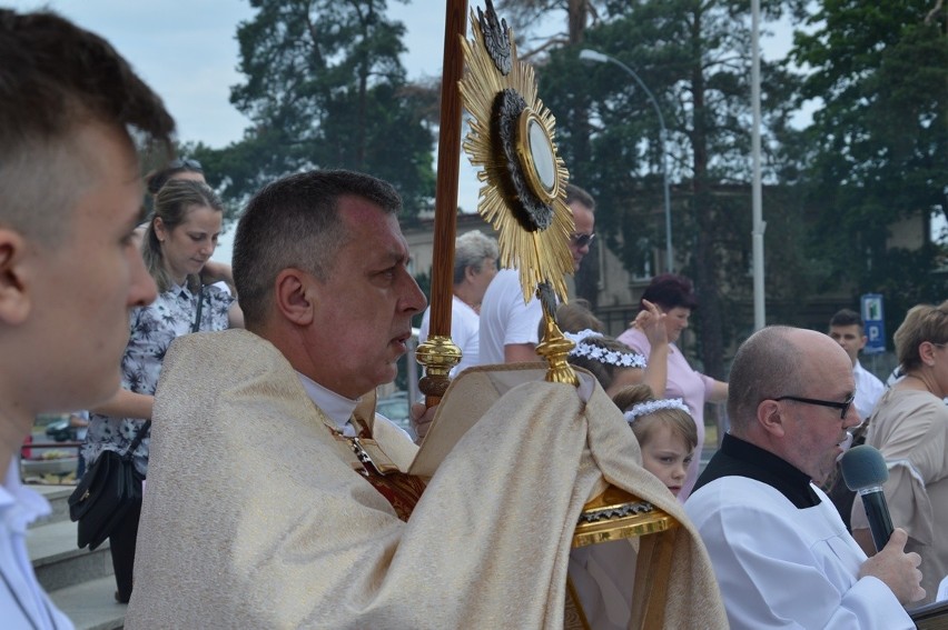 W procesjach Bożego Ciała w Stalowej Woli publicznie wyznawano wiarę [WIDEO, ZDJĘCIA]