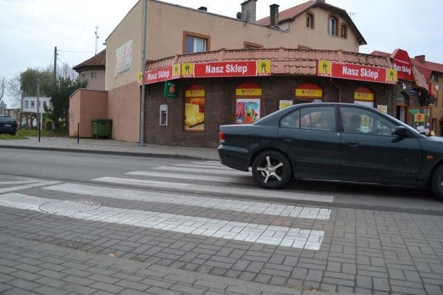 Do wypadku doszło na przejściu dla pieszych przy ul. Władysława Sikorskiego w Nowym Dworze Gdańskim