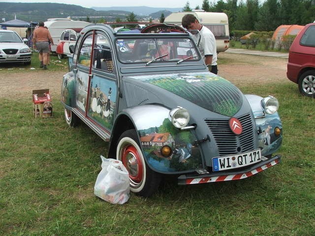 Model tego francuskiego auta, którym jeździł na ekranie Louis de Funes, zawsze przyciąga uwagę turystów