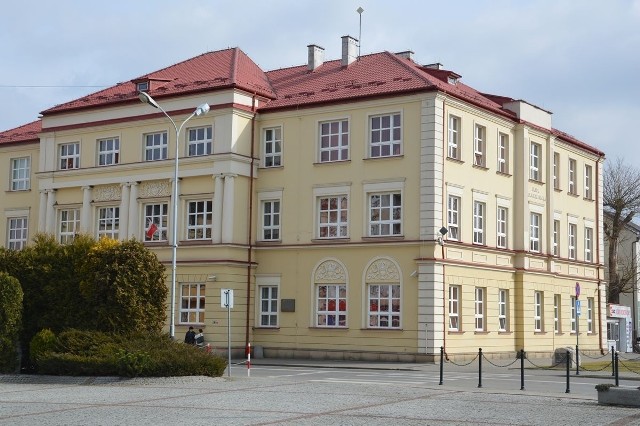 Najstarsza szkoła średnia w powiecie niżańskim – Liceum Ogólnokształcące imienia Stefana Czarnieckiego w Nisku
