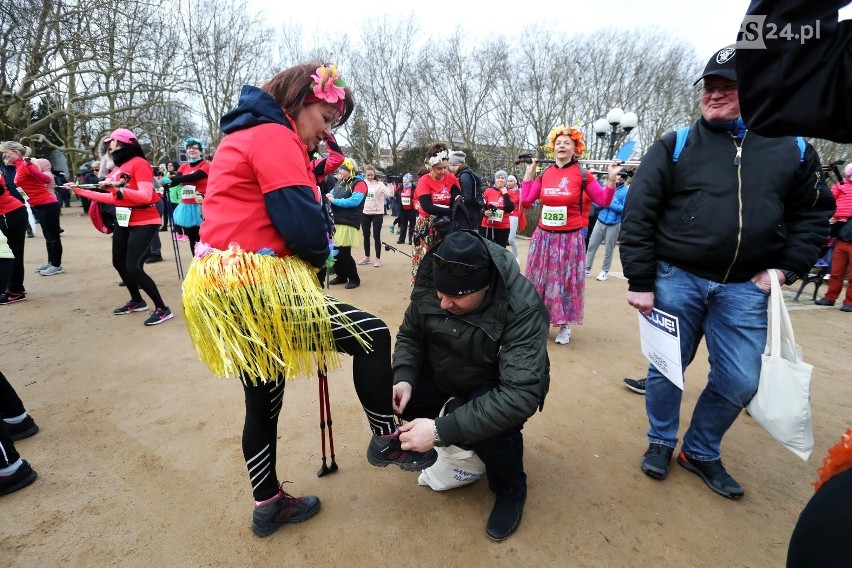 Zdjęcia z biegu Nordic Walking 5 km w ramach SANPROBI Bieg...