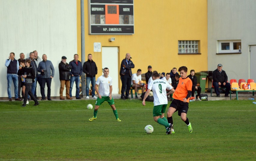 KP Zarzecze - KS Jarocin (białe stroje) 1:1.