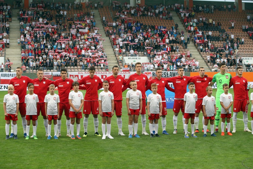 Zgłoś swoje dziecko do dziecięcej eskorty meczu Polska - Estonia w Białymstoku