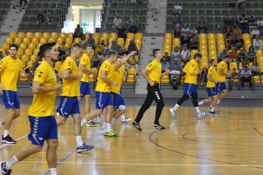 Sporo kibiców na otwartym treningu piłkarzy ręcznych PGE VIVE Kielce [ZDJĘCIA, VIDEO]