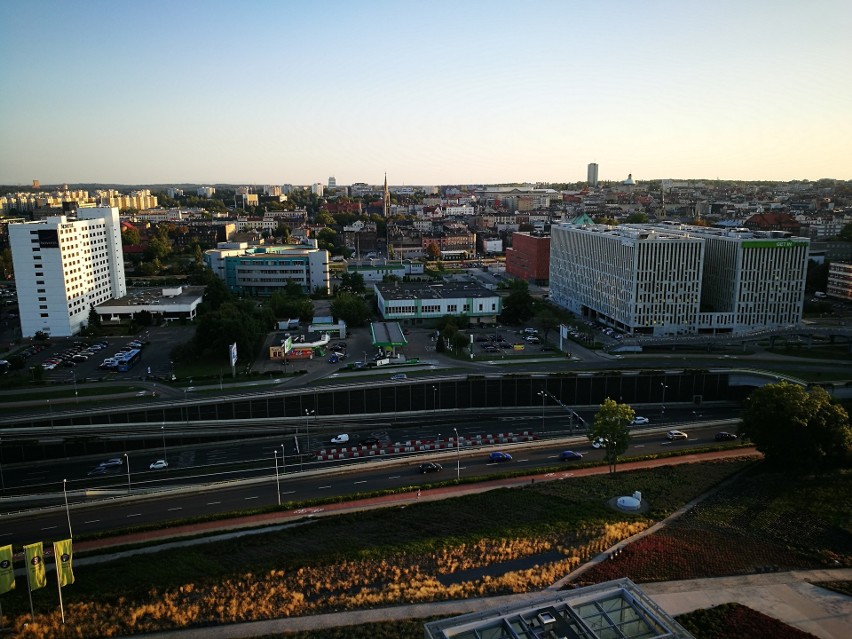 Widok na południe. Novotel, Silesia Star, biblioteka...