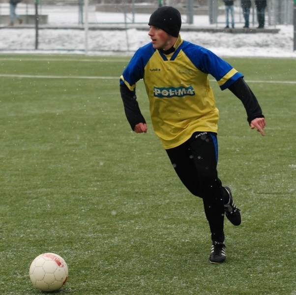 W sobotnim spotkaniu w barwach Hetmana zagrał lewy obrońca Paweł Gołębiowski, który ostatnio występował w Targówku Warszawa.