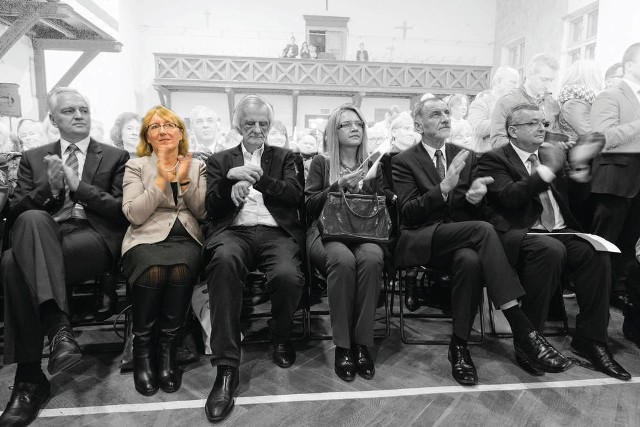 Drużyna PiS z Krakowa. Od lewej: Jarosław Gowin, Barbara Bubula, Ryszard Terlecki, Małgorzata Wassermann, Jan Duda, Andrzej Adamczyk