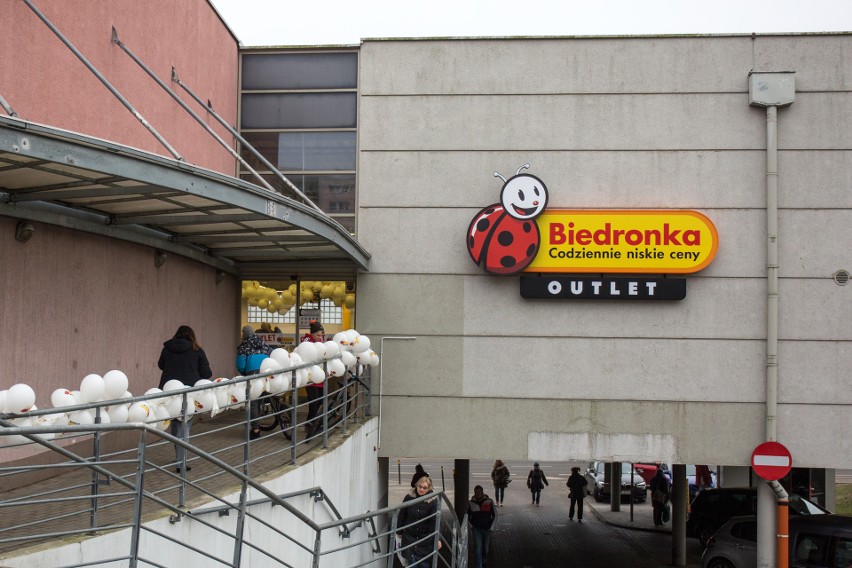 Biedronka Outlet w Gdańsku już otwarta. Kupimy tu produkty z...