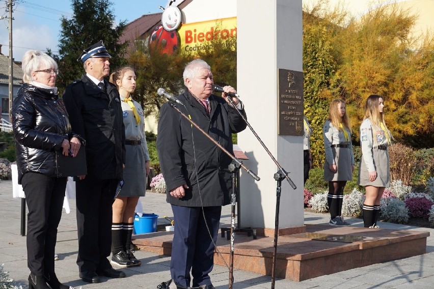 Niepodległość i lokacja Ożarowa. Dwie ważne rocznice świętowano w mieście 11 listopada [ZDJĘCIA]