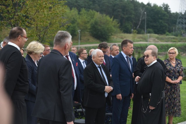 Przyjęte przez Sejm propozycje zmian w ustawie o ochronie zwierząt, w tym zakaz prowadzenia ferm futrzarskich i zakaz uboju rytualnego, doprowadziły do kryzysu w rządzącej Polską większości sejmowej. Co o nim piszą media ojca Rydzyka?