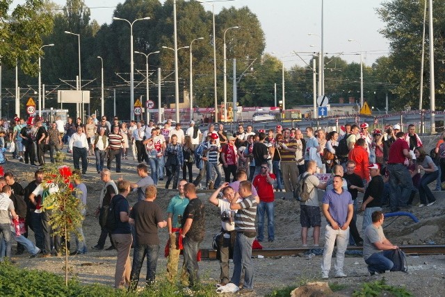 Na stadion w Pilczycach przybędą tłumy, większość jednak komunikacją miejską