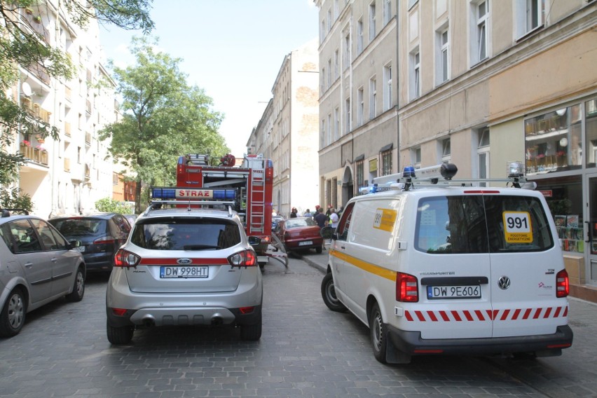 Pożar na Nadodrzu. Straż pożarna w akcji [ZDJĘCIA]