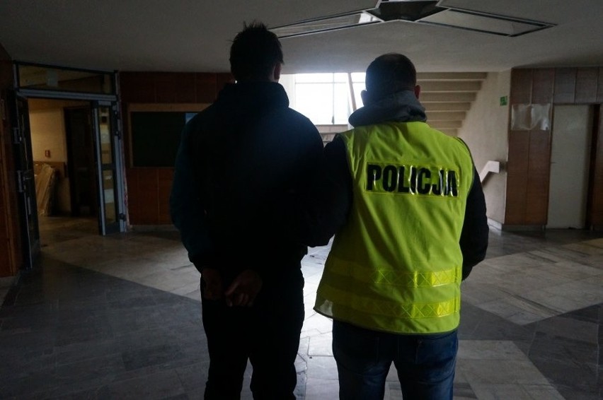 Podpalenie w Kusiętach: Policjanci z Częstochowy zatrzymali...