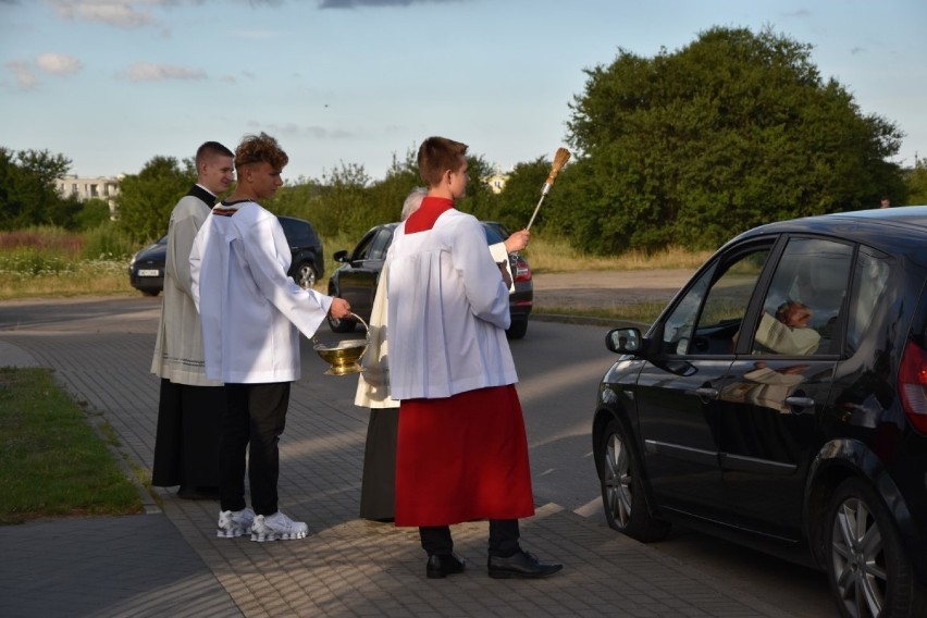 Rumia. Poświęcenie jednośladów i samochodów w parafii pw. bł. Edmunda Bojanowskiego i św. Antoniego Padewskiego [zdjęcia]