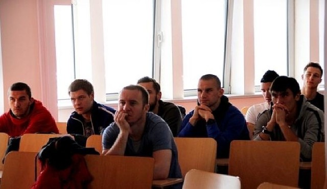 We wtorek piłkarze Korony byli na wykładzie. Od lewej Siergiej Chiżniczenko, Kyryło Petrow, Aleksandar Vuković i Siergiej Pilipczuk.