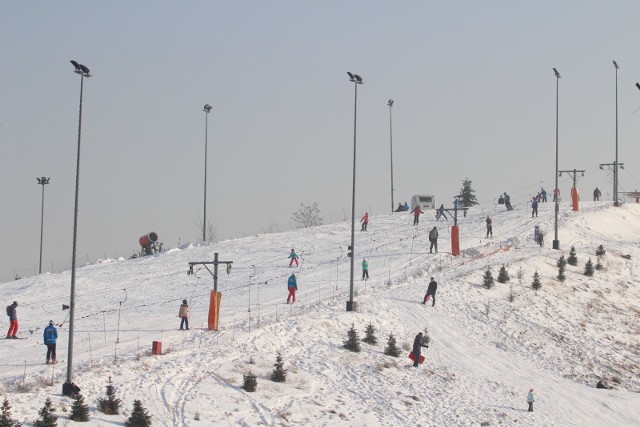 Narciarze na Górce Środulskiej