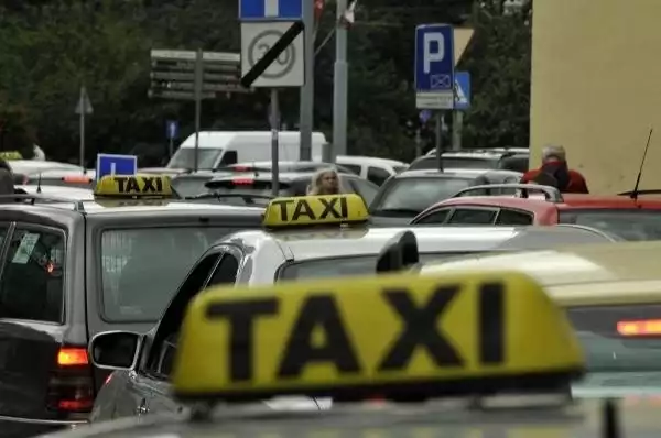 Jastrzębie-Zdrój: Pasażer taksówki okazał się być dilerem
