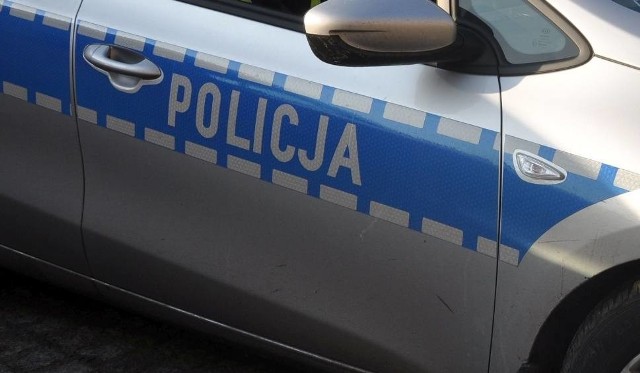 Policjanci ze Świdwina zatrzymali dwóch mężczyzn, którzy dokonali rozboju na 24-latku