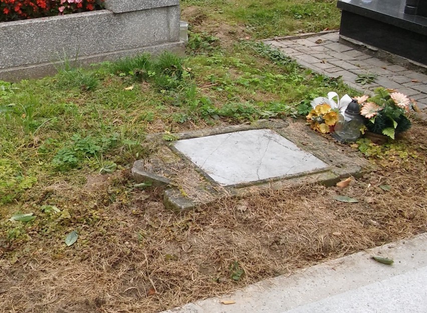 Odnowili zapomniany grób powstańca krakowskiego Eustachego Bellego. Jest pochowany na cmentarzu w Raciborowicach