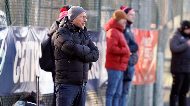 Trener Janusz Niedźwiedź znów musiał przeżyć gorycz porażki.