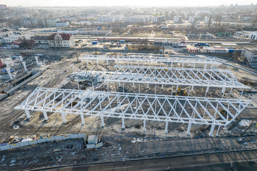 Dworzec metropolitalny w Lublinie powoli ujawnia swój przyszły kształt. Zobacz fotorelację i wideo z placu budowy