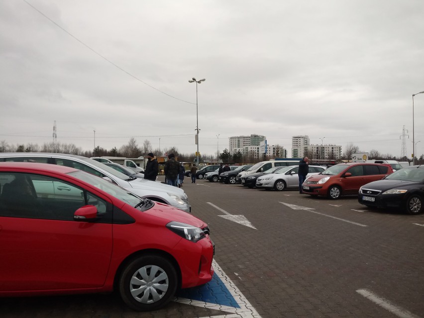 Giełda samochodowa w Białymstoku. Sprawdź ceny używanych samochodów wystawionych na sprzedaż (zdjęcia)
