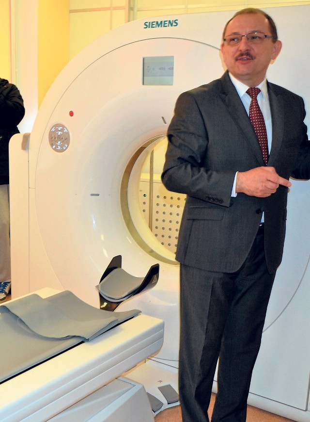 Jerzy Piwowarczyk, dyrektor kołobrzeskiego szpitala, przy nowym tomografie: - Kosztował 2,5 mln zł, ale z budżetu wydaliśmy tylko 300 tysięcy.