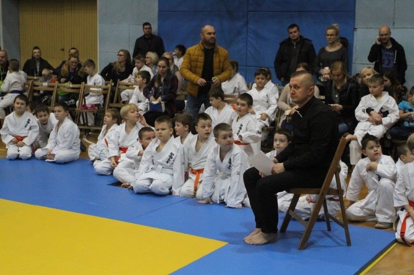 Udany mikołajkowy turniej karate w Kielcach z prezydentem Wentą [ZDJĘCIA]   