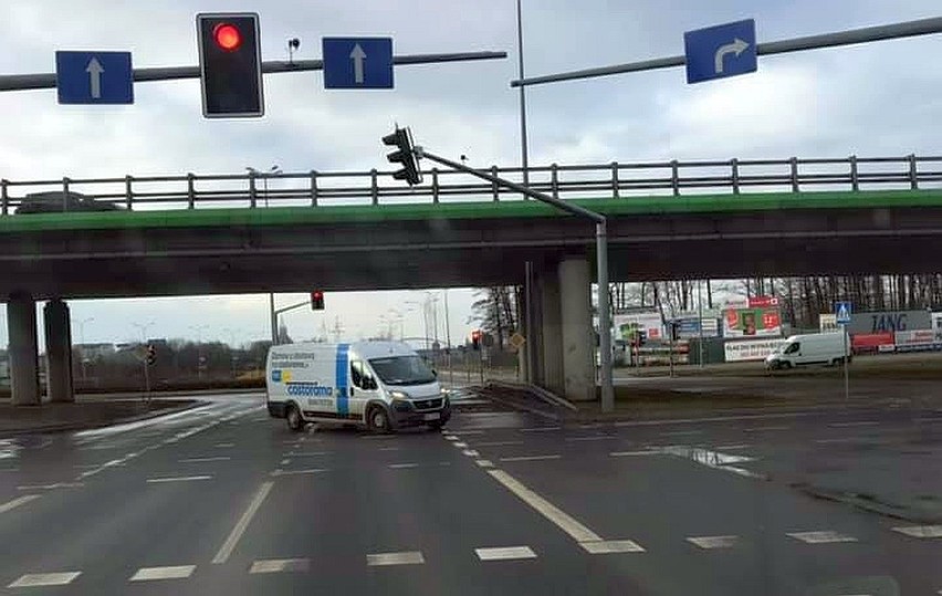 Kierowca auta dostawczego z Castoramy w Białymstoku jechał...